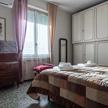 Apartment Guesthost - The Sailor's Terrace - Cozy Apt! La Spezia