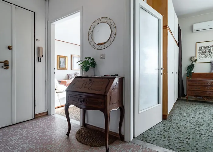 Guesthost - The Sailor's Terrace - Cozy Apt! *
