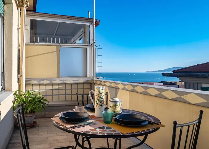 Apartman Guesthost - The Sailor's Terrace - Cozy Apt! *